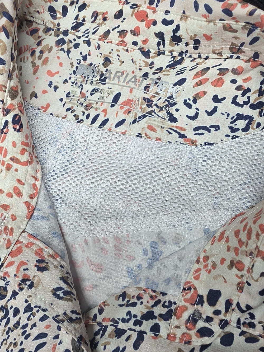 Ariat Cream Button-Down Shirt with Coral & Navy Print - Picture 5 of 7